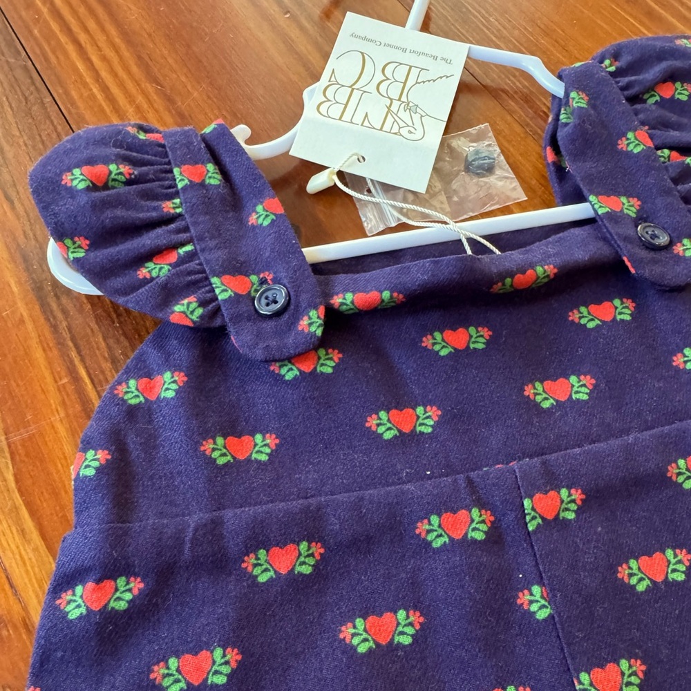 6-12m 🌟 NEW TBBC Navy Violets Vintage overall with heart/holly print.